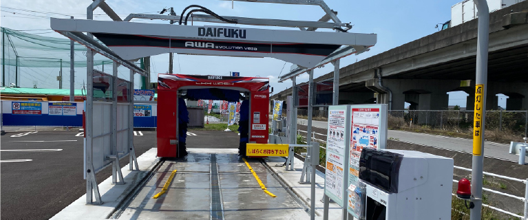 ドライブスルー洗車機